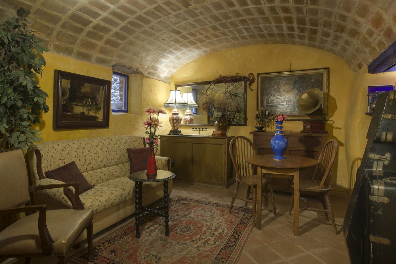 Hostal Blau Peratallada Ngoại thất bức ảnh